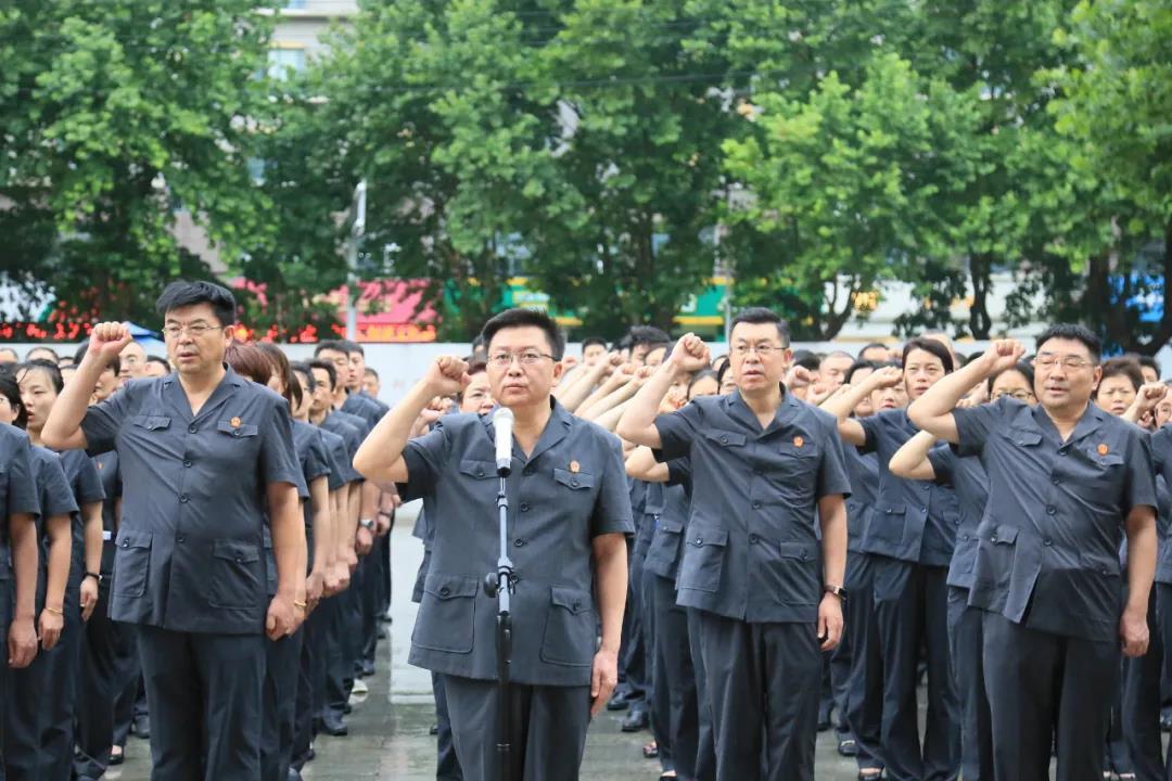 明明周末有利好,怎么今天又跌了?